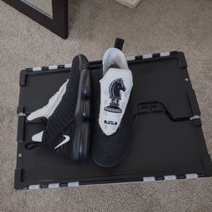 Nike LeBron 4 horseman